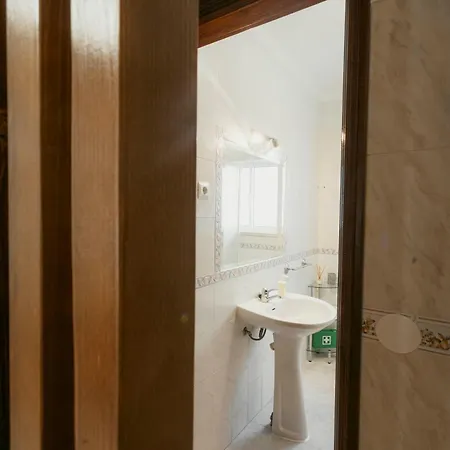 Feriehus 15 - Vivenda Adelino Martins Ferrel (Leiria)