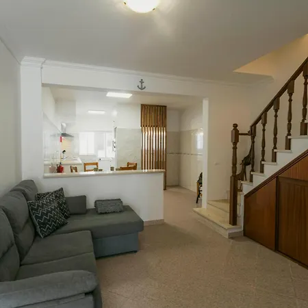 15 - Vivenda Adelino Martins * Ferrel (Leiria)