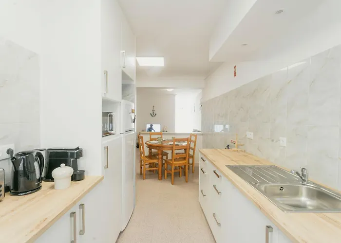 15 - Vivenda Adelino Martins Nyaraló Ferrel