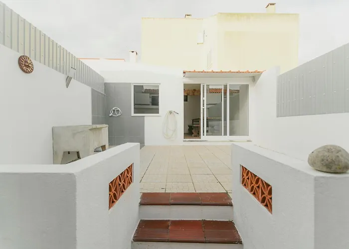 15 - Vivenda Adelino Martins Nyaraló Ferrel