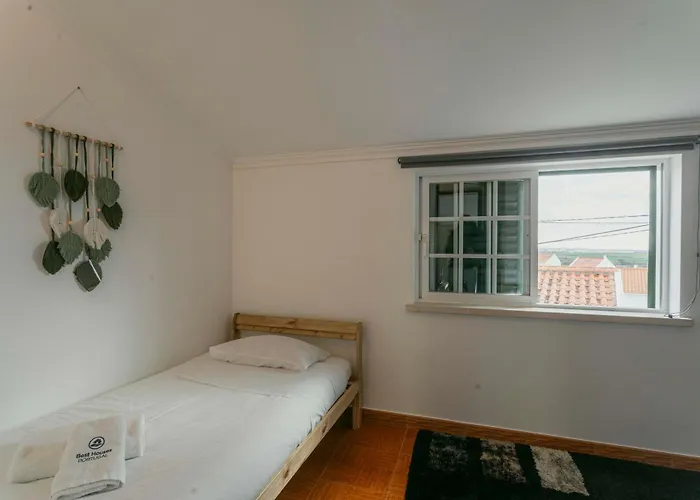 15 - Vivenda Adelino Martins Nyaraló