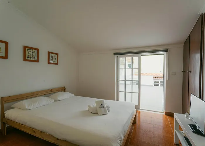 15 - Vivenda Adelino Martins Ferrel