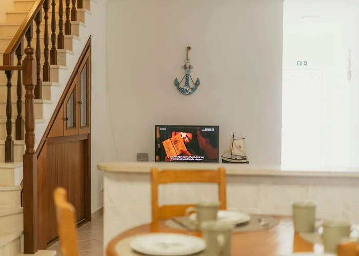 15 - Vivenda Adelino Martins Ferrel