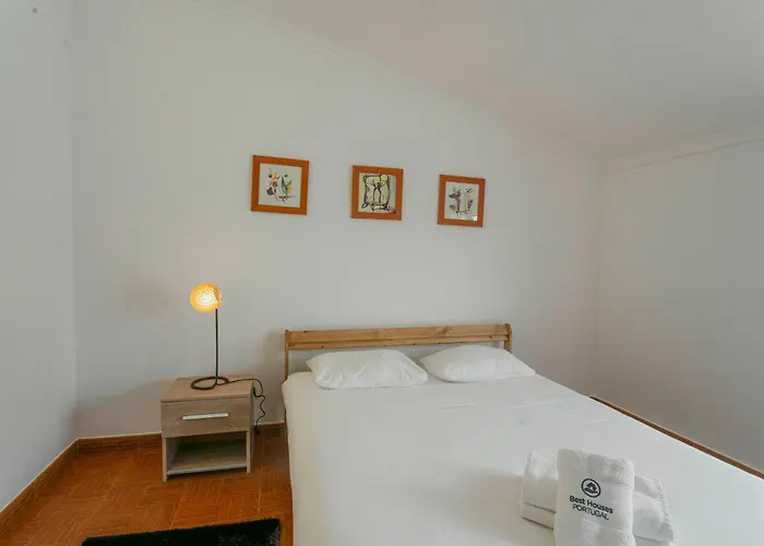 15 - Vivenda Adelino Martins Nyaraló